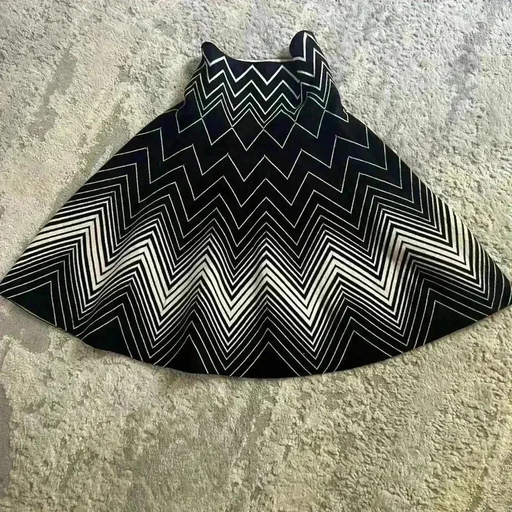 Max Studio M/L Flare Skirt
